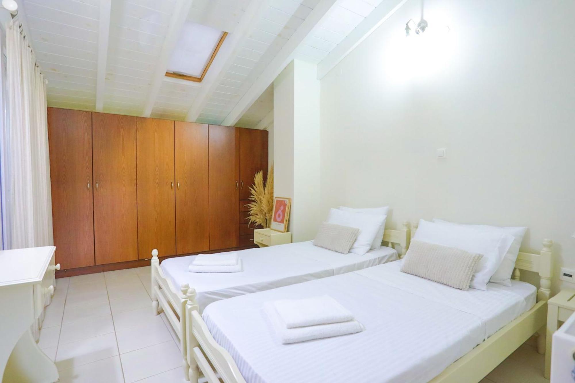 Teresa Villa Roda (Corfu)